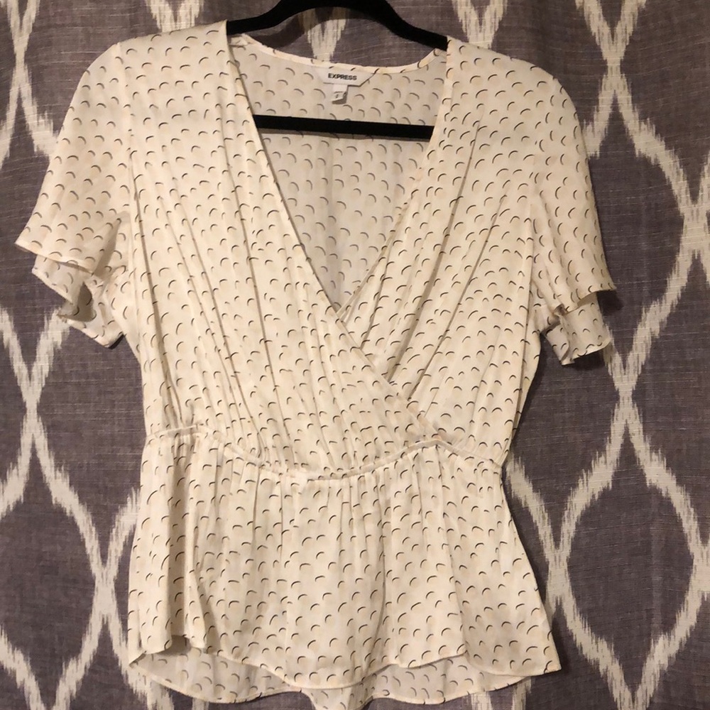 Cute blouse!